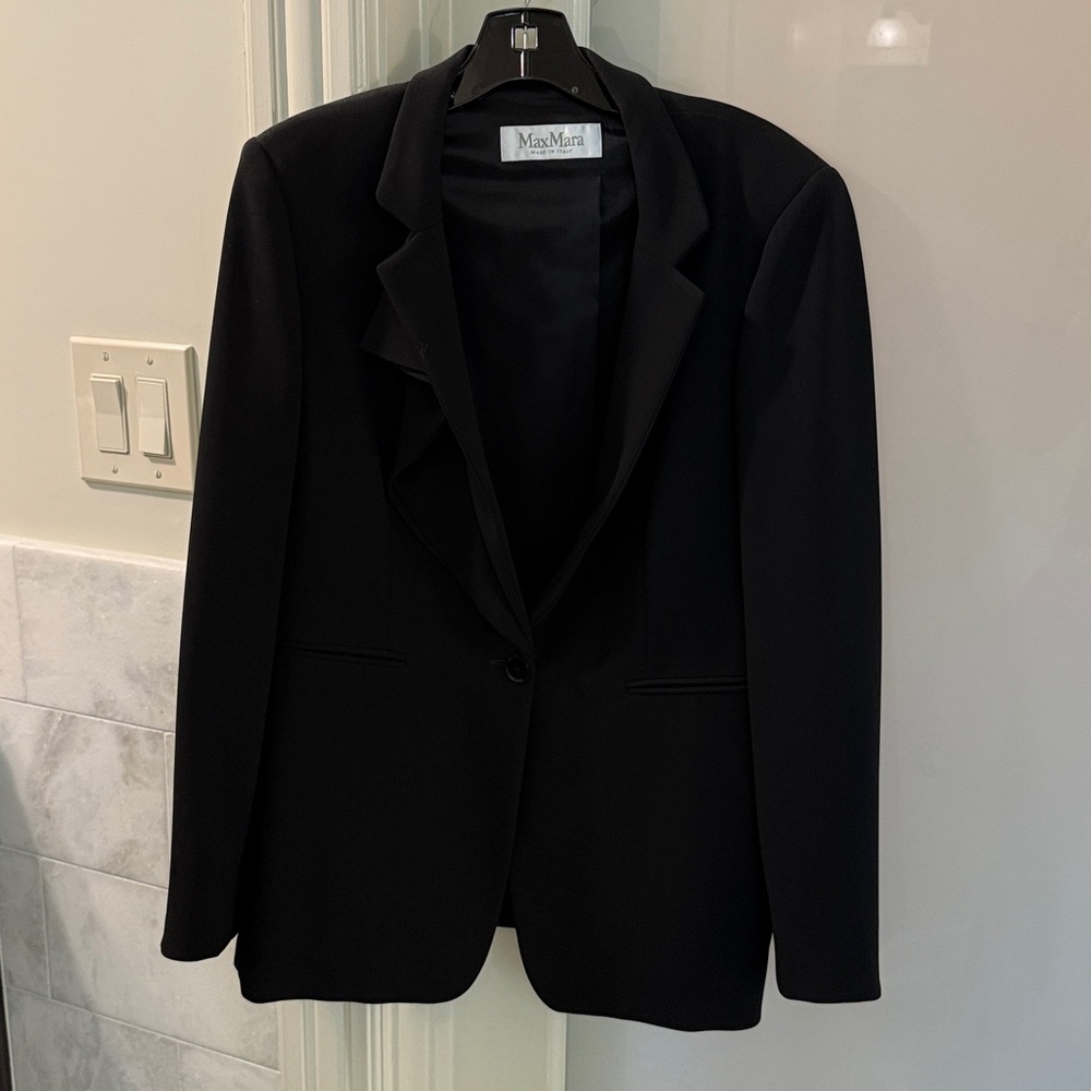 Max Mara single button black Blazer with collar accent sz 12